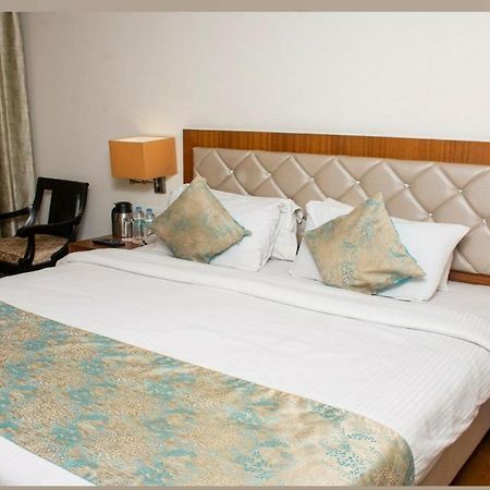Hotel Meadows Varanasi Dış mekan fotoğraf