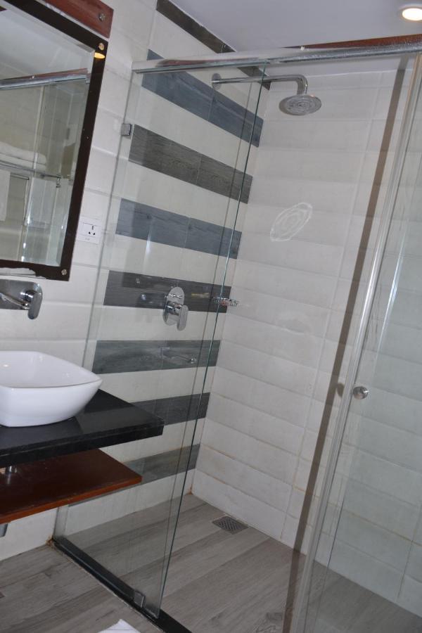 Hotel Meadows Varanasi Dış mekan fotoğraf