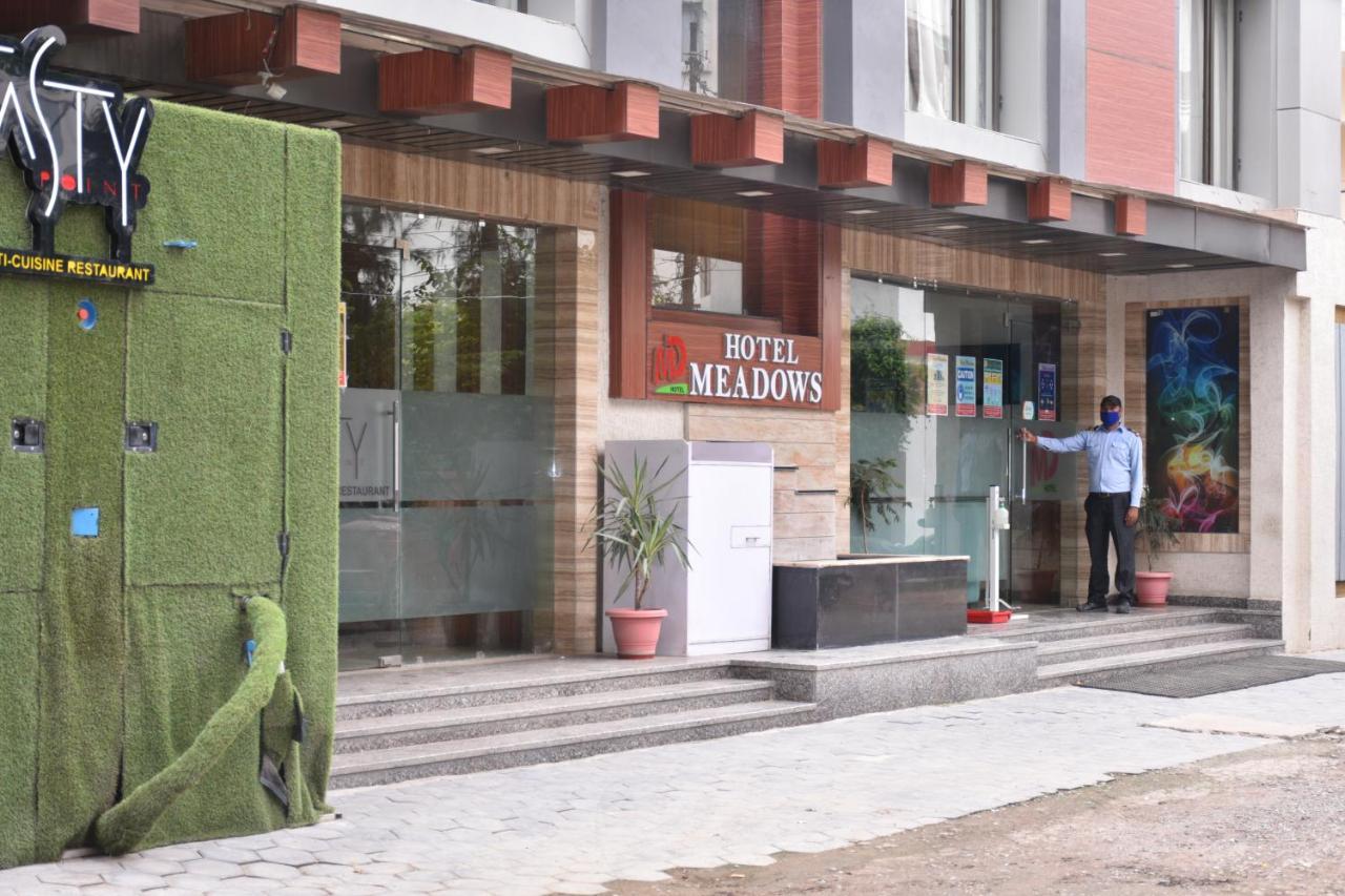 Hotel Meadows Varanasi Dış mekan fotoğraf