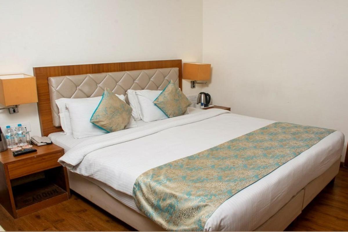 Hotel Meadows Varanasi Dış mekan fotoğraf