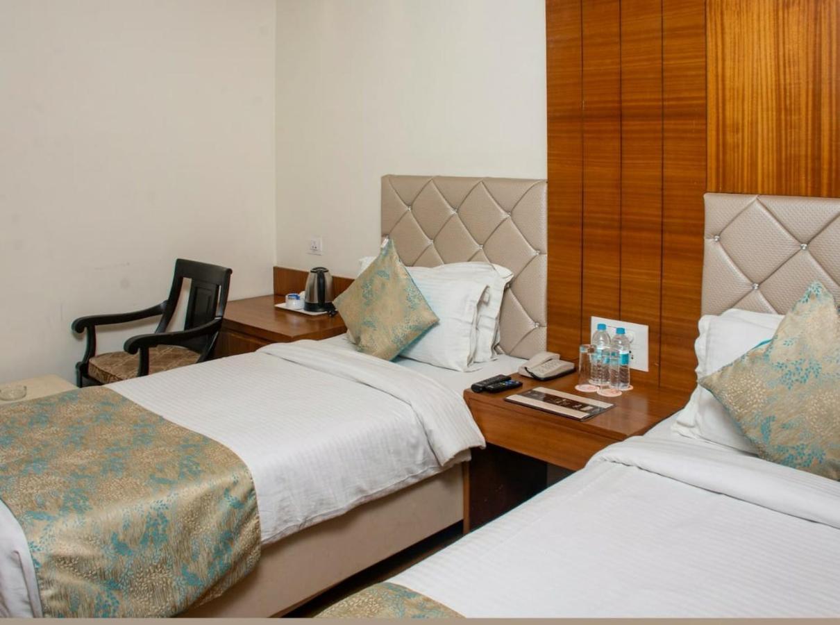Hotel Meadows Varanasi Dış mekan fotoğraf