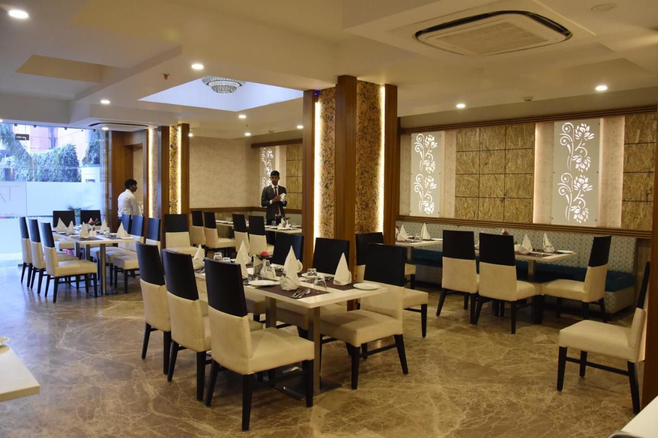 Hotel Meadows Varanasi Dış mekan fotoğraf