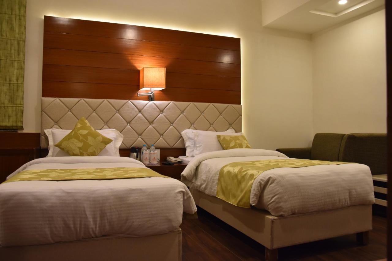Hotel Meadows Varanasi Dış mekan fotoğraf