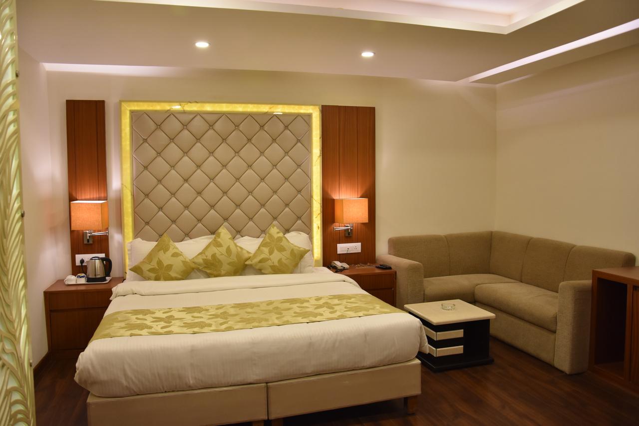 Hotel Meadows Varanasi Dış mekan fotoğraf